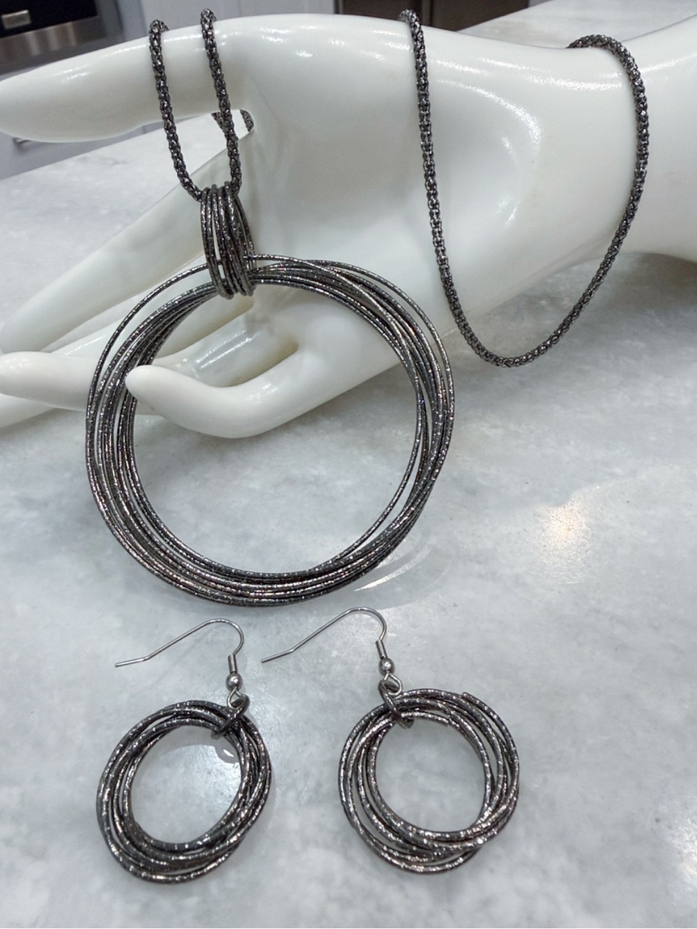 Gunmetal Interlocking Circle Dangle Earrings and Pendant Necklace Set